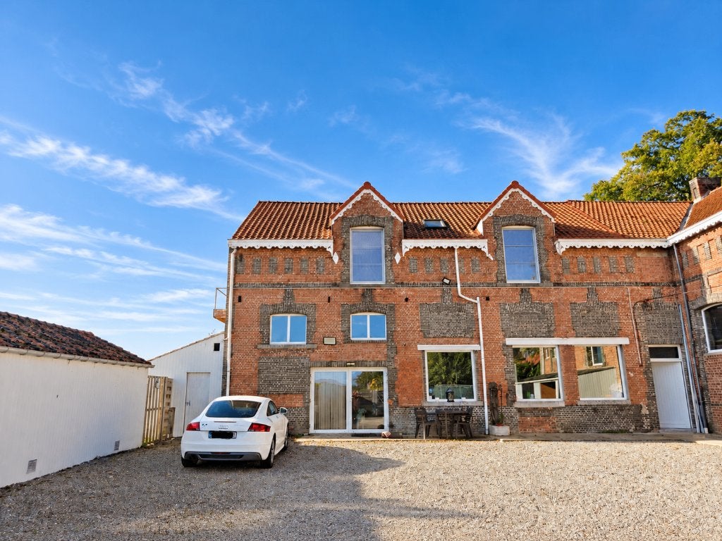 Huis te koop, Immo, 2 kamers, Verkoop zonder makelaar, Woning met bedrijfsruimte, 213 m²