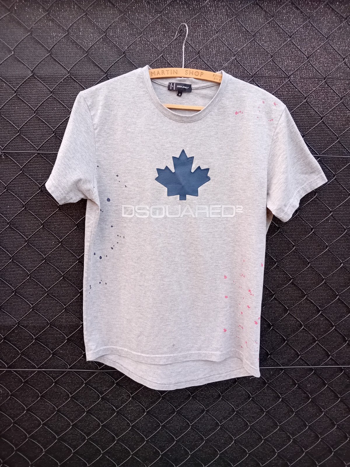 T-shirt Dsquared2 (gris avec éclaboussures de peinture et fe, Enlèvement, Gris