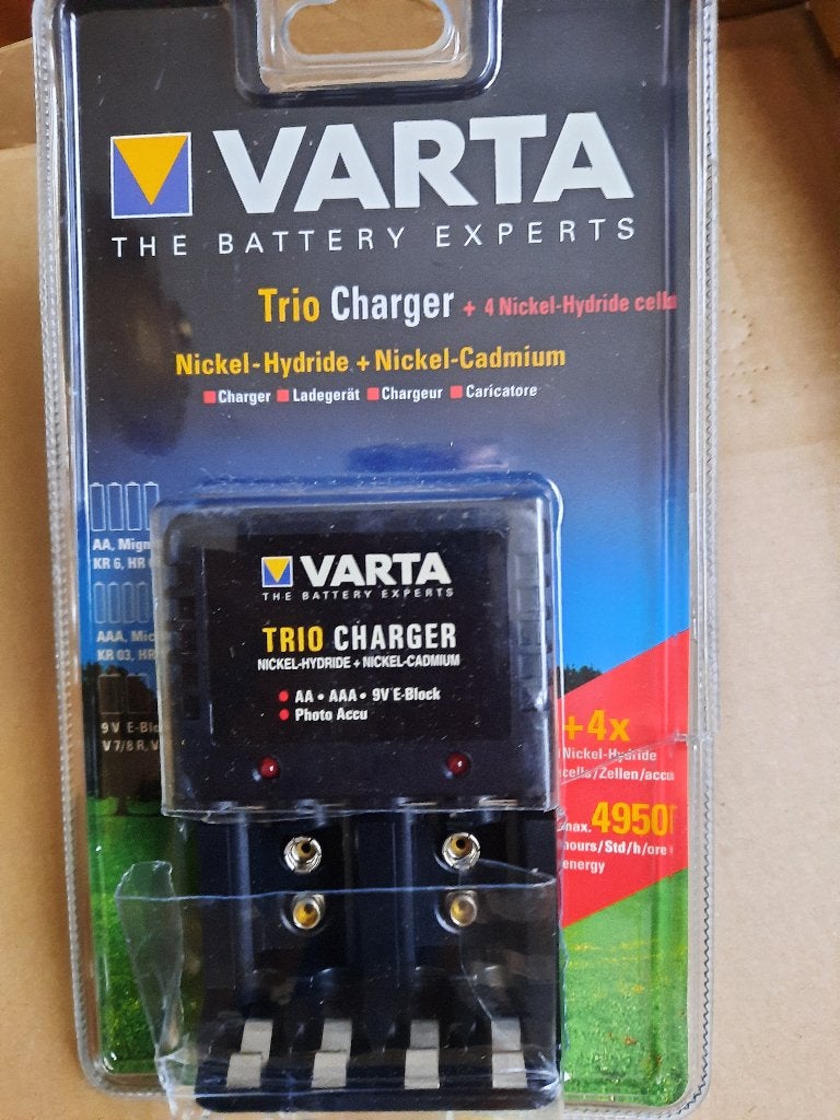 electrische lader voor batterijen nooit gebruikt varta, Ophalen of Verzenden