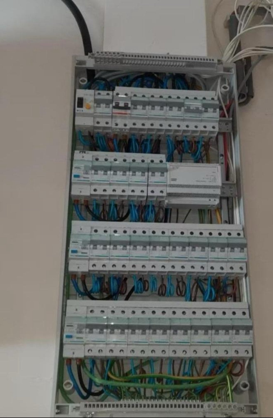 #Rénovation #électricien #chauffagiste 0489567442, Enlèvement ou Envoi, Comme neuf