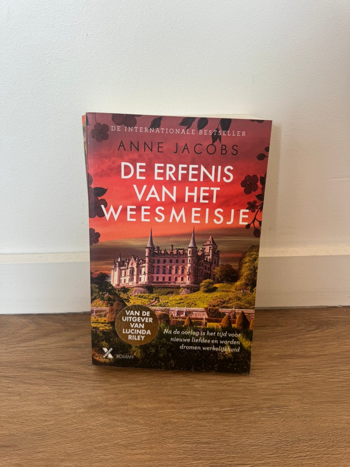 Anne Jacobs - De erfenis van het weesmeisje, Boeken, Romans, Zo goed als nieuw, Ophalen of Verzenden