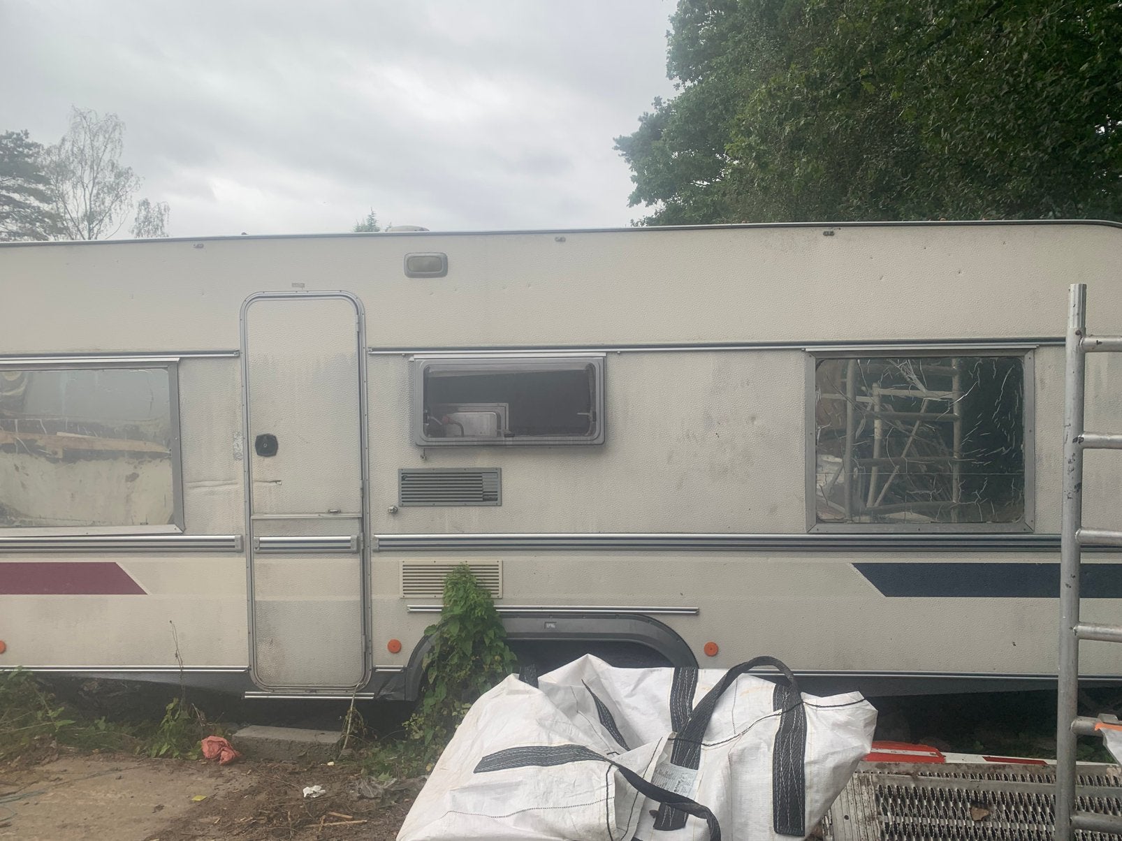 Caravan ( dringend weg )