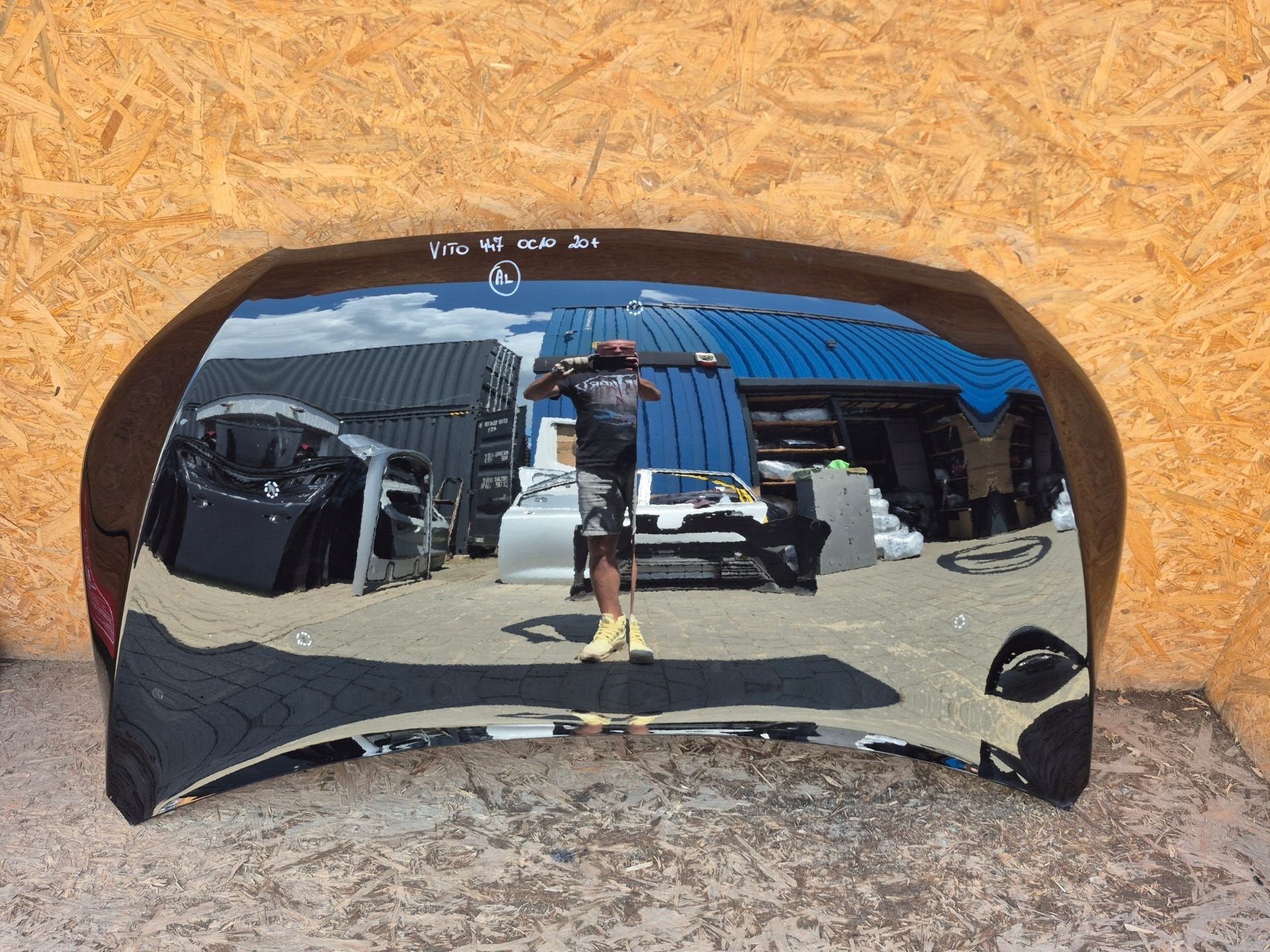 Mercedes Vito W447 Motorkap W447, Gebruikt, Mercedes-Benz AG, Mercedes-Benz, Mercedesstrasse 120
70372  Stuttgart, DE