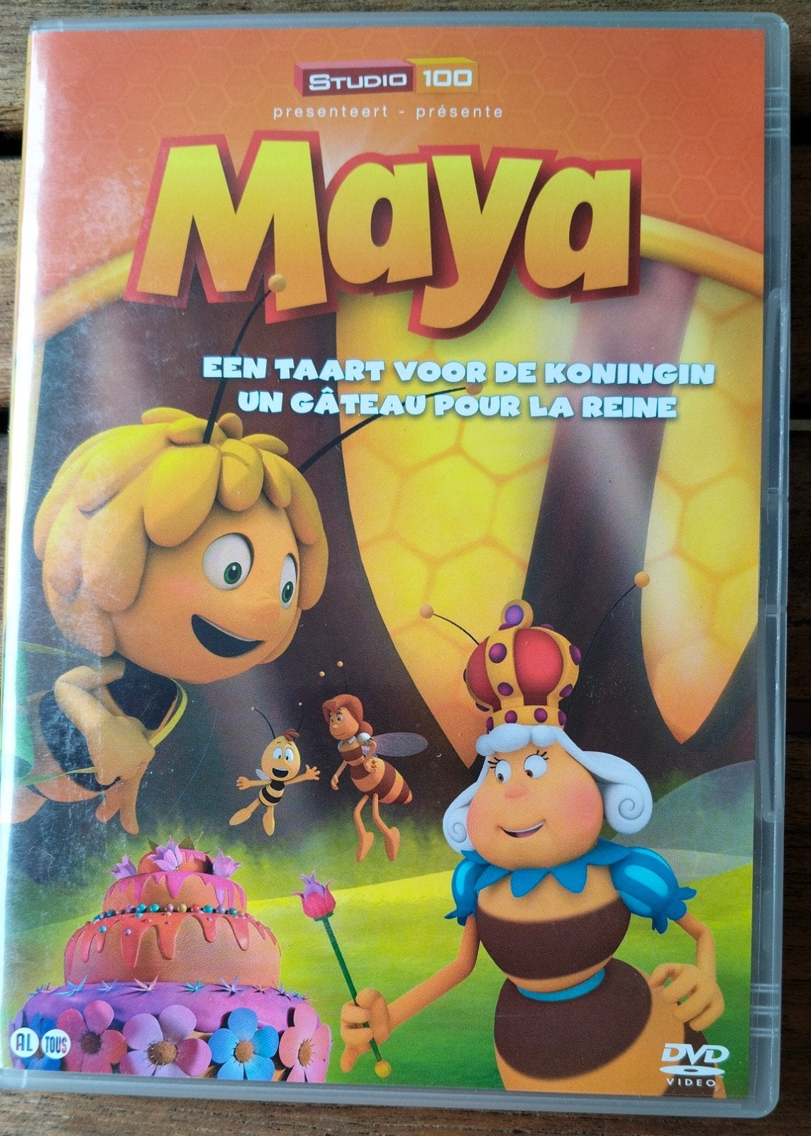 Maya - Een taart voor de koningin, Ophalen