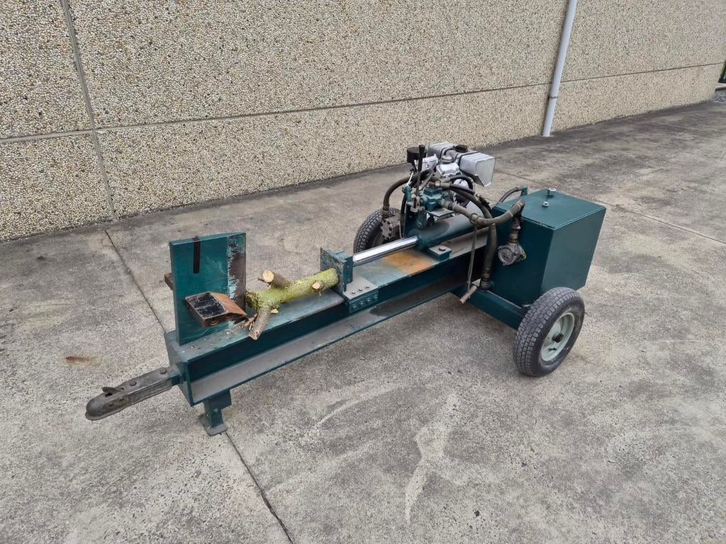 Houtkliever, Ophalen, Benzine