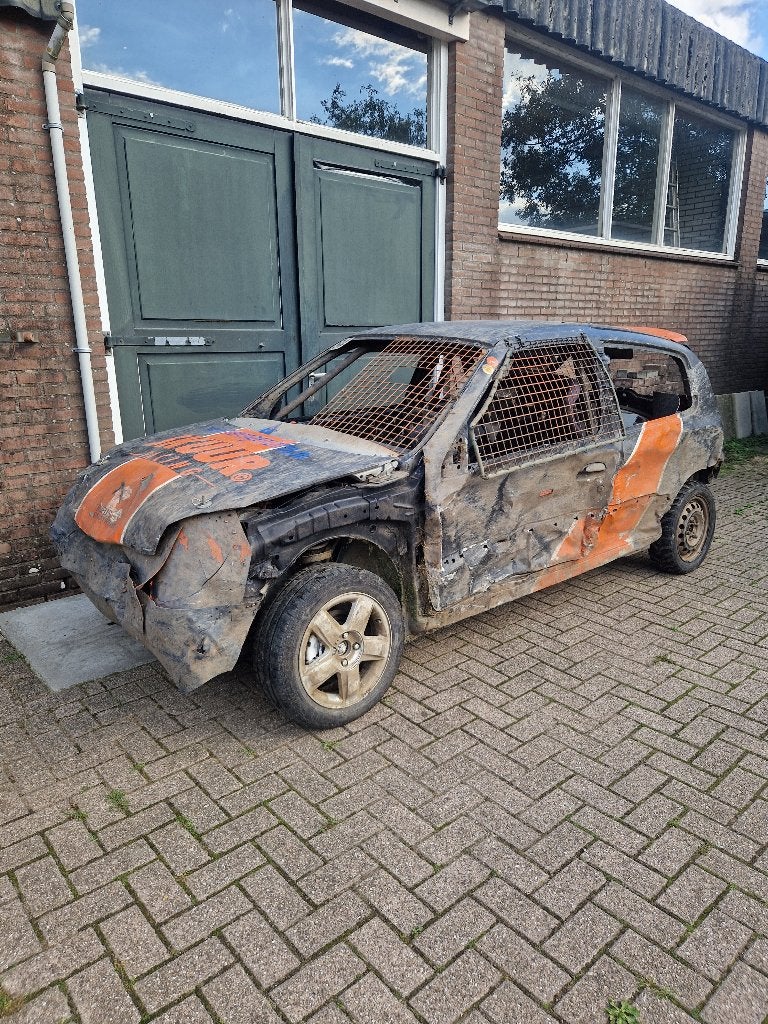 Crossauto Renault Clio 1.4 16v 100pk autocross rolkooi