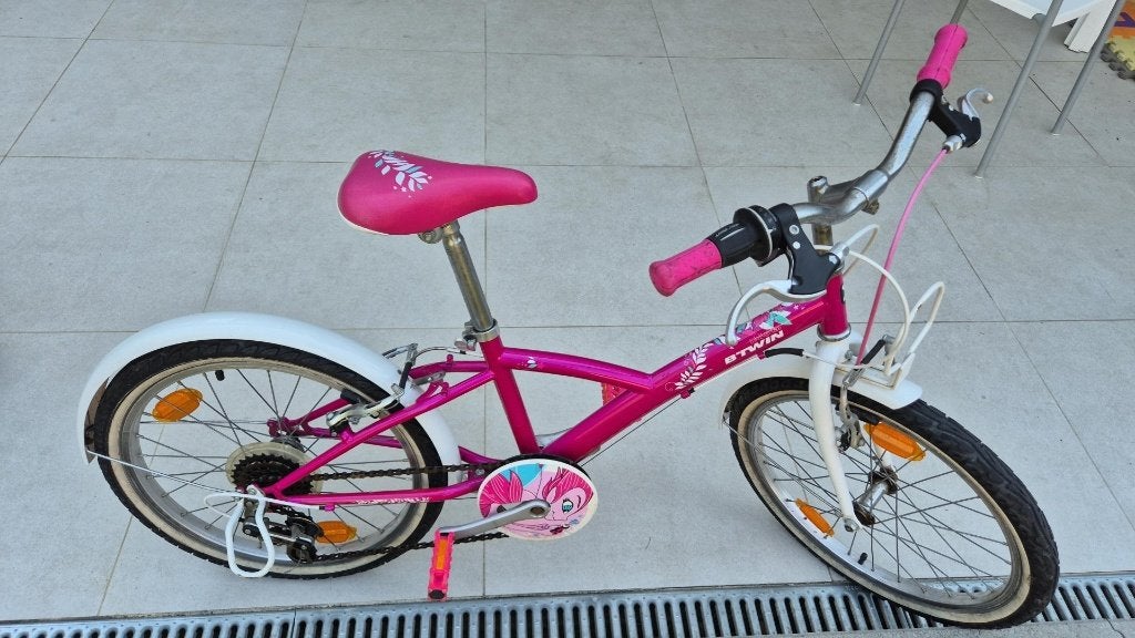 👍 Mooie Meisjesfiets B-Twin 20 inch - als Nieuw fiets >>, Fietsen en Brommers, Ophalen, B,twin, Zo goed als nieuw, Handrem