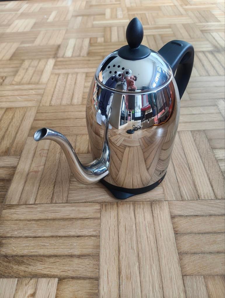 Bouilloire en inox chromé 110V/60Hz, comme neuve, Inox