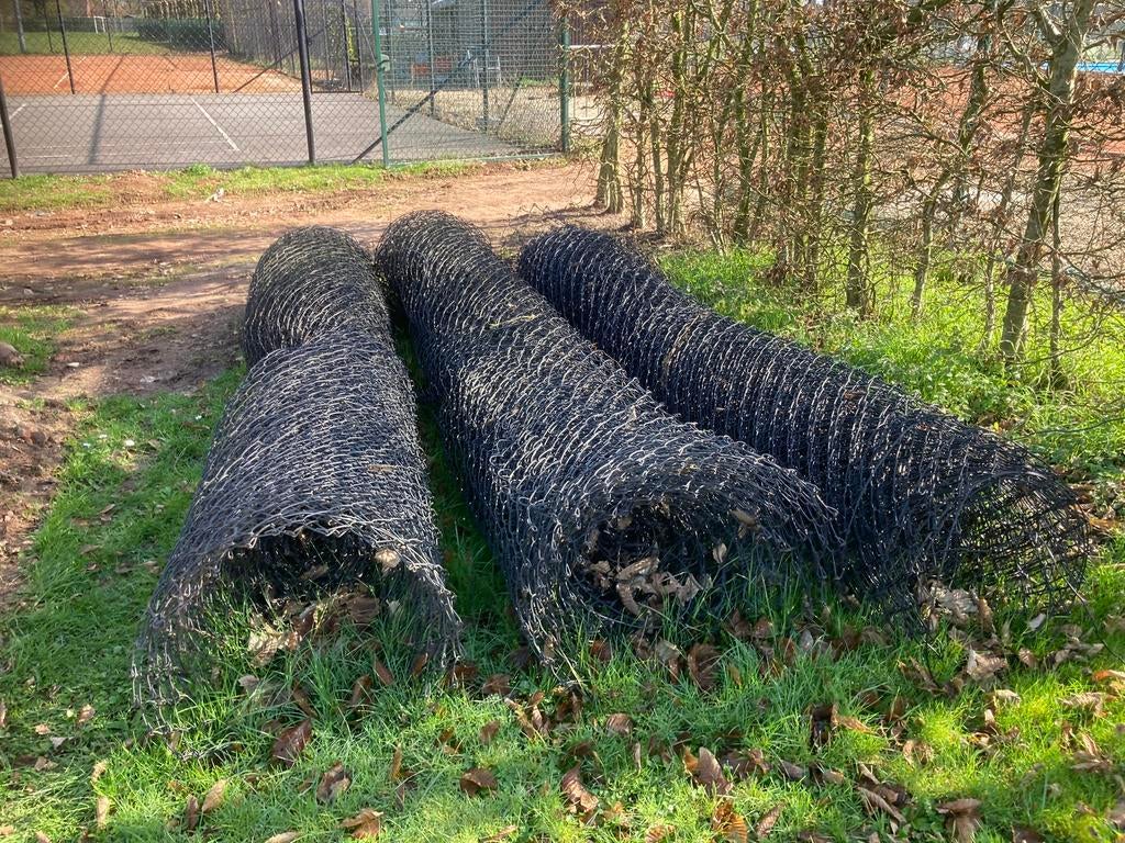 Bekaert draad (zwart) 3m hoog en +/- 40 lm, Tuin en Terras, Gaas en Draad, Ophalen, Gebruikt