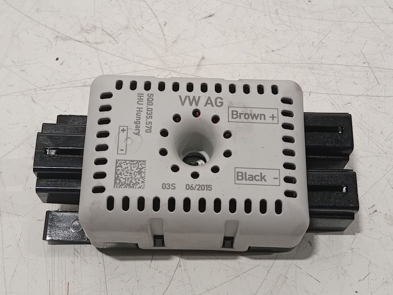Antenne versterker Volkswagen Golf, Autos : Divers, Autoradios, Enlèvement ou Envoi, Van der Ven Autorecycling B.V., Onderdelen@venauto.nl