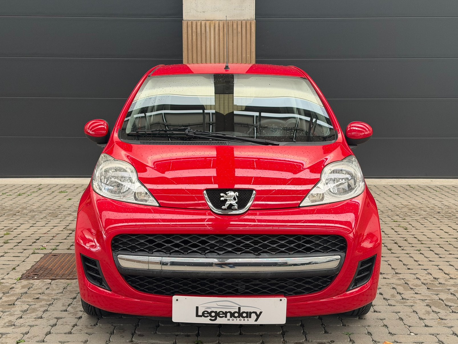 Peugeot 107 / 1.0 URBAN MOVE / 2011 EURO5 / GARANTIE, Auto's, Voorwielaandrijving, Stof, 50 kW, Zwart