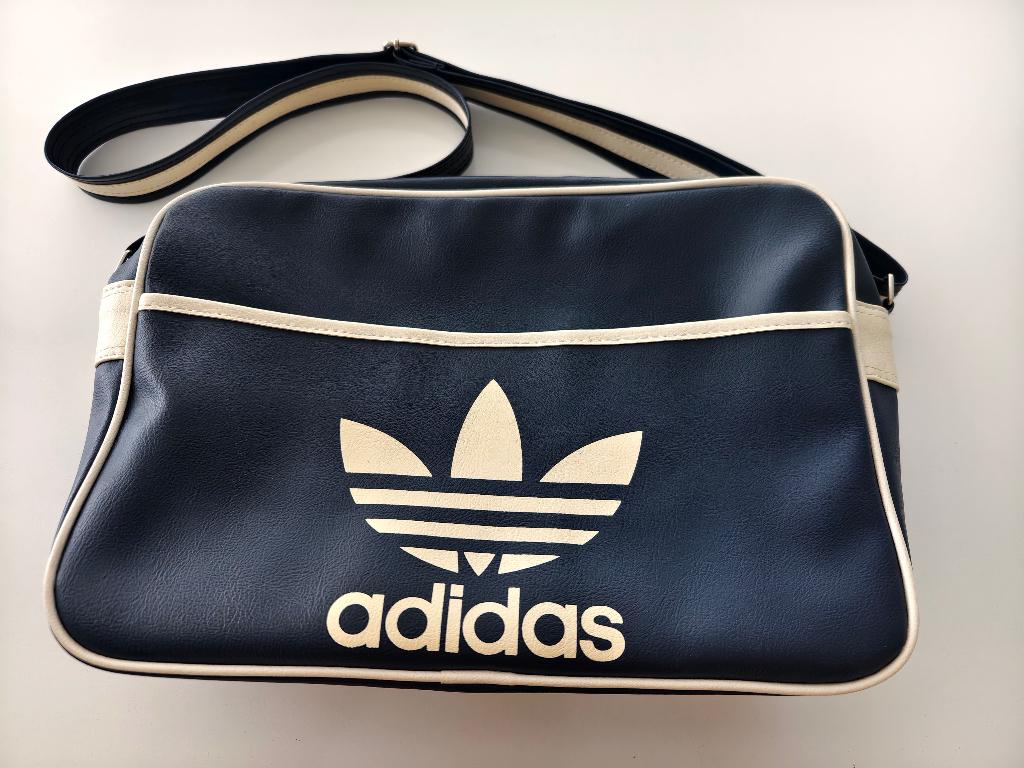 schoudertas ( adidas converse hollister ), Ophalen, Gebruikt, Overige kleuren