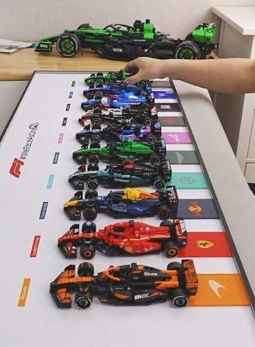 affiche Formula 1 Speed Champions Lego Mancave Wall