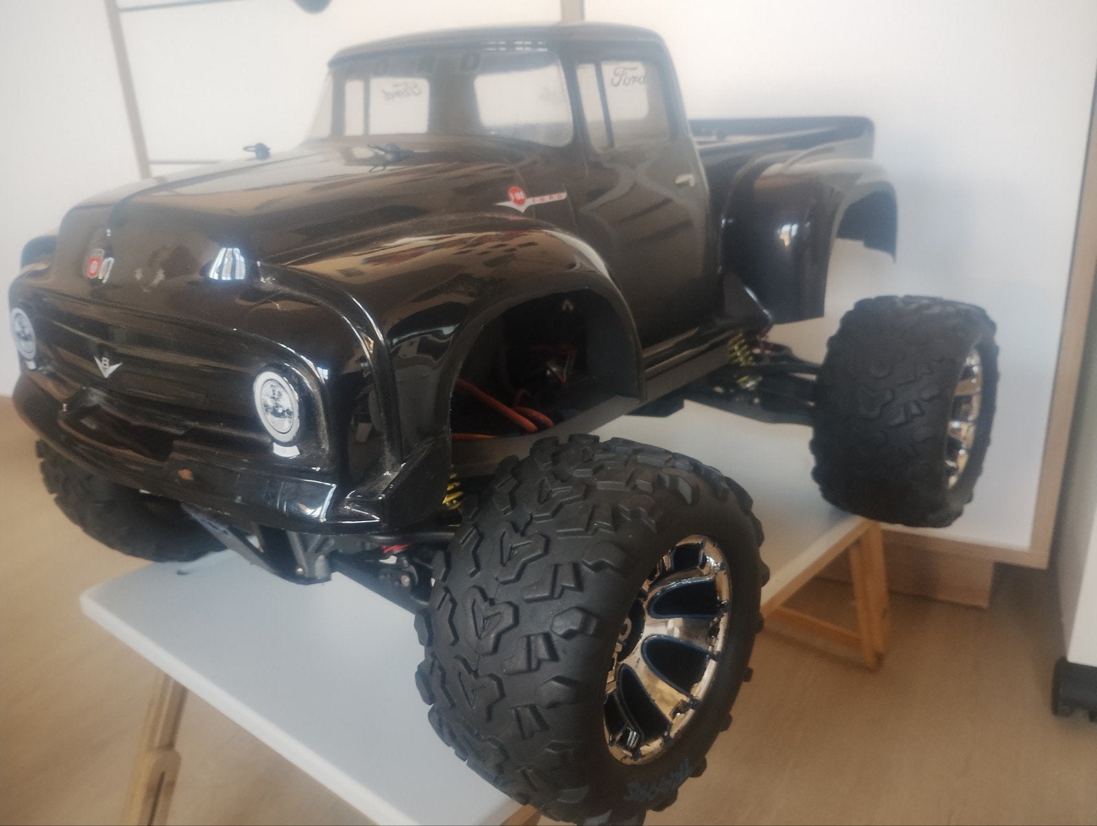 Traxxax Emaxx VXL4S MET FORD PROLINE BODY, Enlèvement ou Envoi