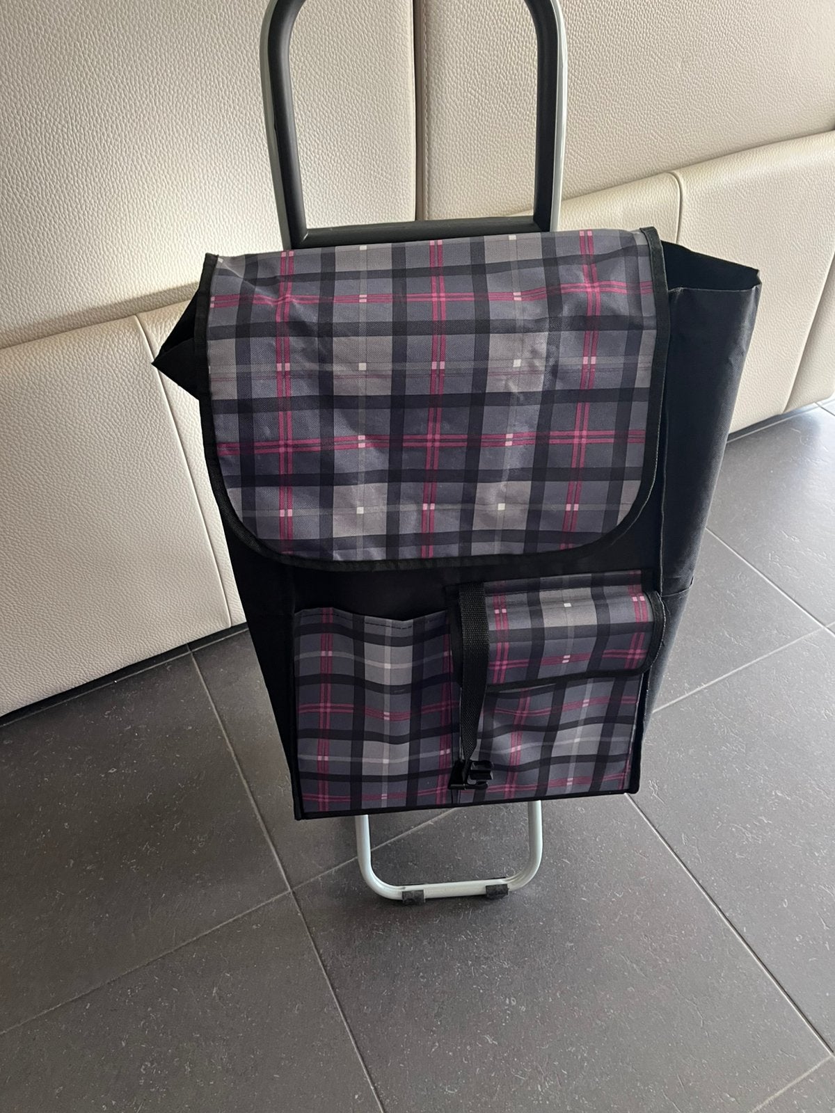 Caddie, Enlèvement, Comme neuf