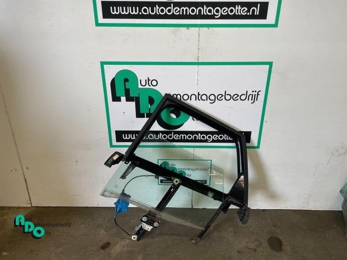Mécanique vitre 4portes arrière gauche d'un Audi A4 (A4 04, -, 3 mois de garantie, Audi, Utilisé