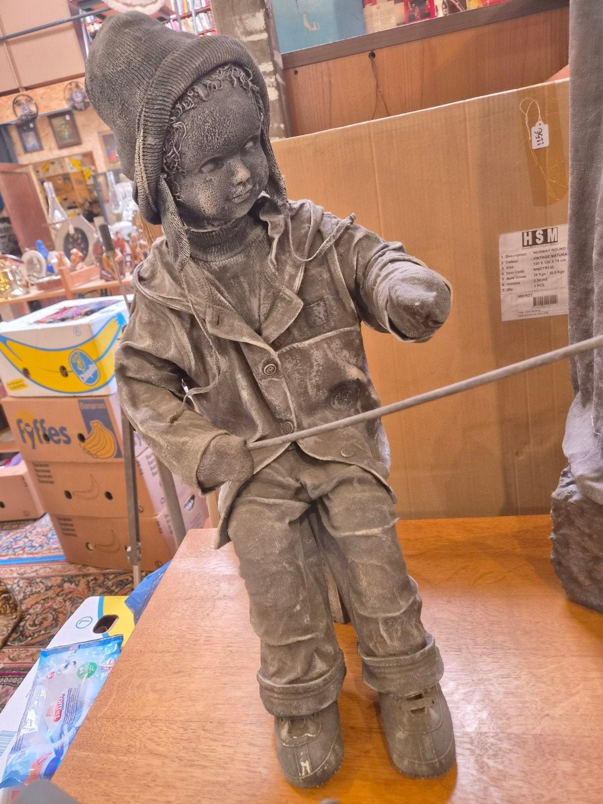 Groot decoratief beeld van zittend meisje – 67 cm, Antiek en Kunst, Ophalen, Beeld