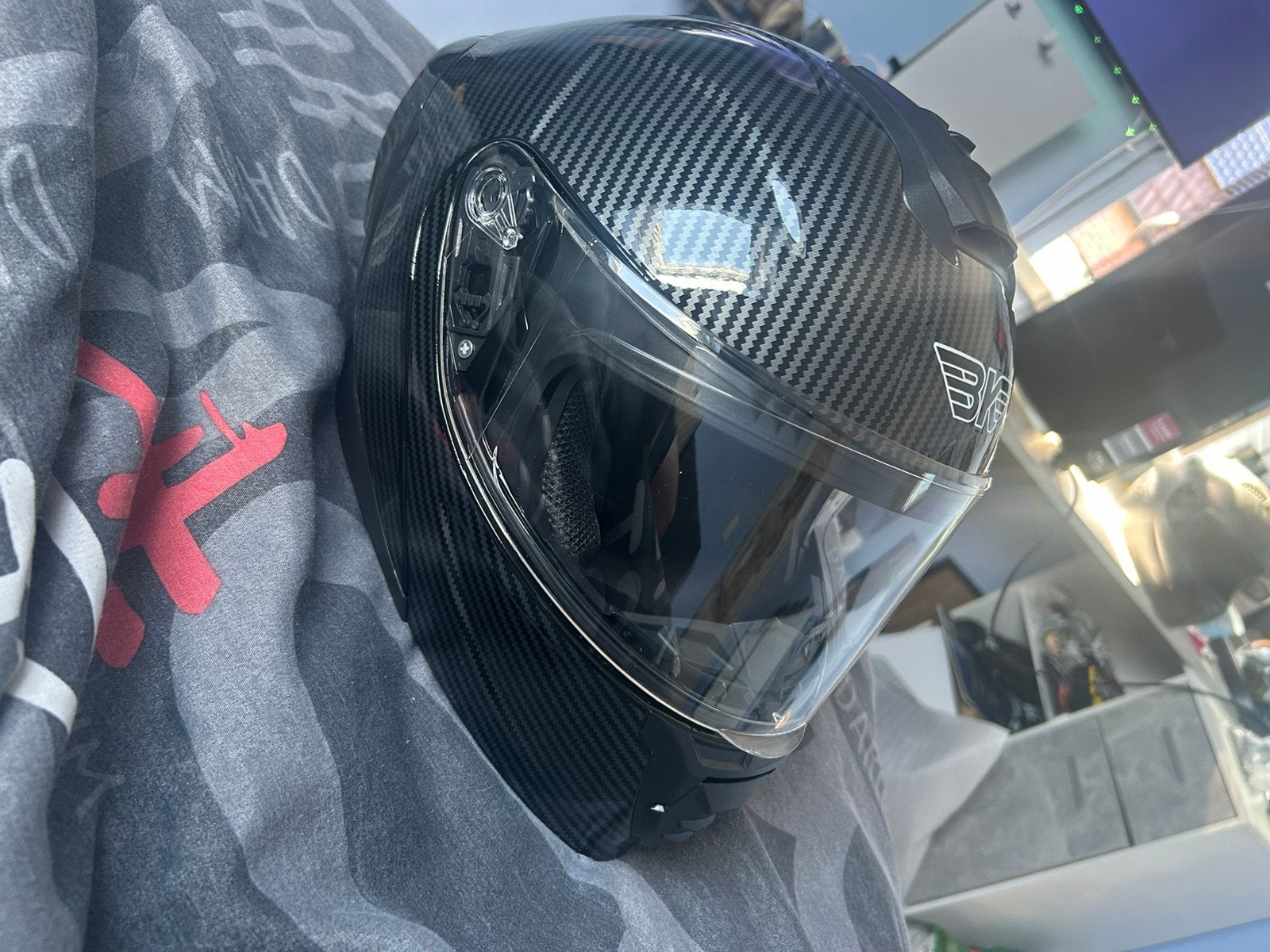Carbonnen helm, Ophalen, Zo goed als nieuw