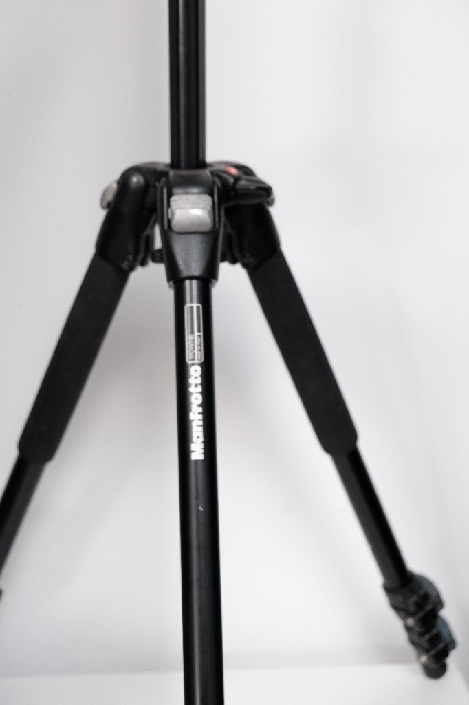 Manfrotto 190WNB Tripod + Manfrotto 128RC statiefhoofd, Audio, Tv en Foto, Fotografie | Statieven en Balhoofden, Gebruikt, Inklapbaar