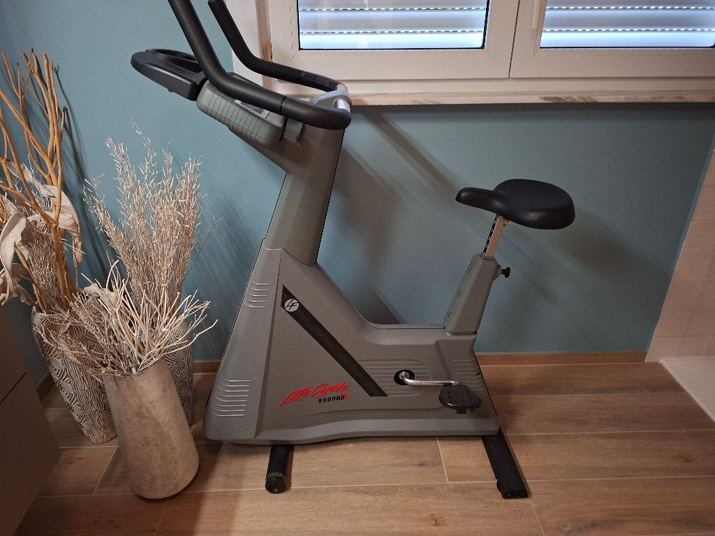 Hometrainer Life Cycle 9500 HR, Sport en Fitness, Ophalen, Kunststof, Gebruikt, Benen