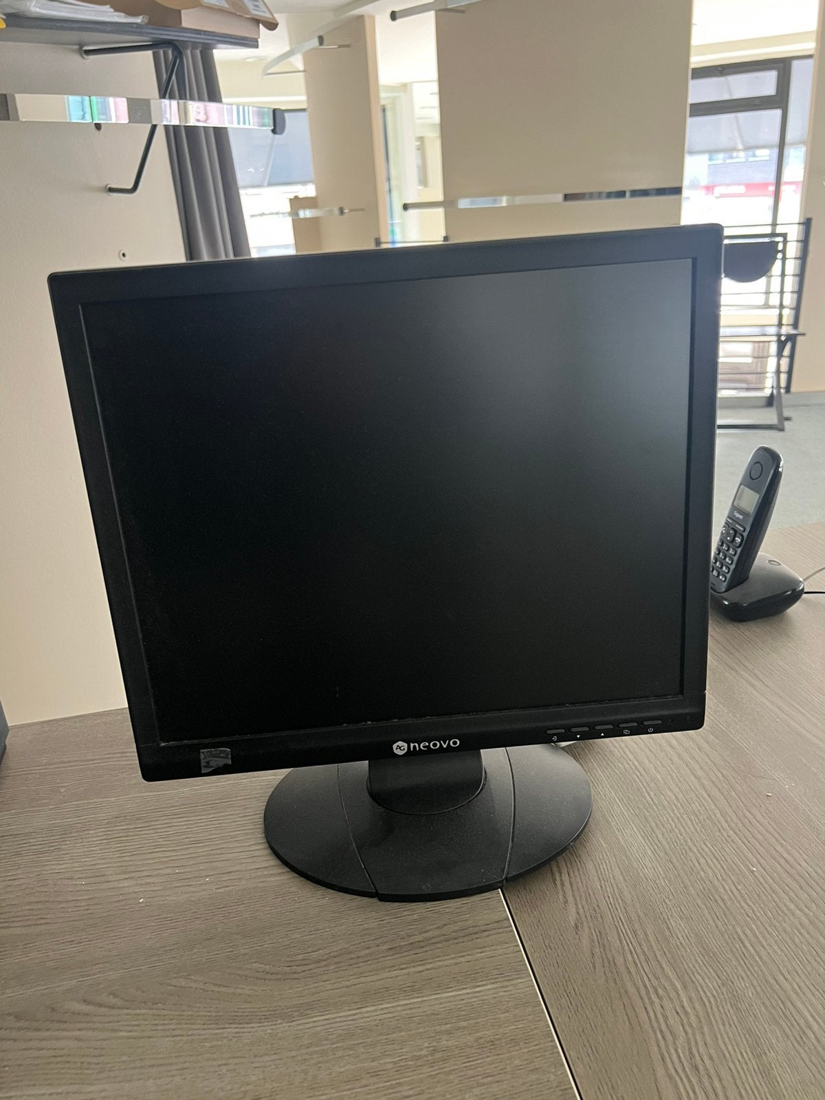 AG Neovo SC-19P 19 inch LCD monitor – moet weg, Computers en Software, Ophalen, Gebruikt