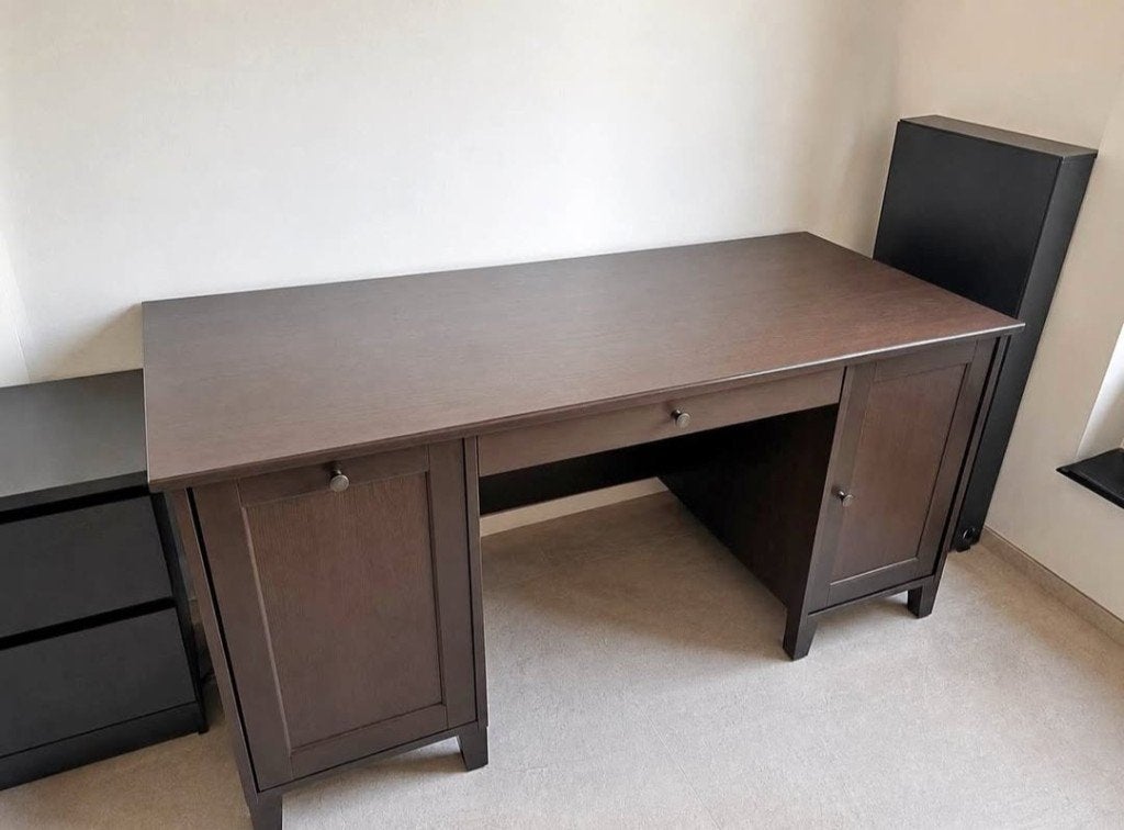 Bureau IKEA IDANÄS brun foncé en très bon état, Ophalen, Hout, Bruin, Zo goed als nieuw