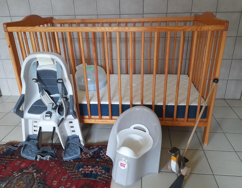 Kinderbed +allerlei, Kinderen en Baby's, Ophalen, Zo goed als nieuw, Lattenbodem