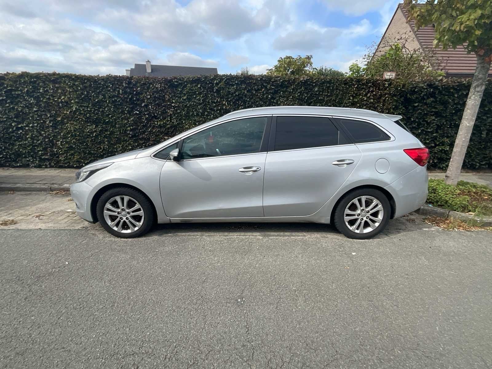 2013 KIA CEE’D - Voiture, Autos, Achat, Entreprise, Autres carburants, Autre carrosserie