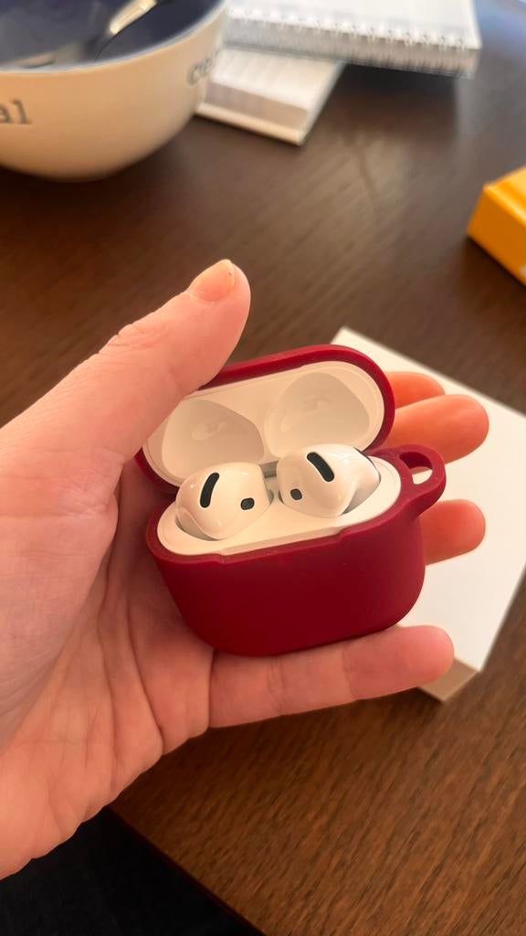 Airpods 4 met noicecancelling, Nieuw, Ophalen of Verzenden, Apple, In oorschelp (earbud)