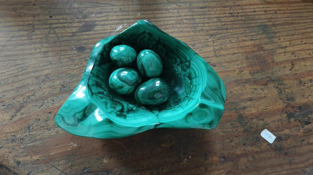 Un nid de malachite avec 4 oeufs, Collections, Enlèvement ou Envoi, Minéral