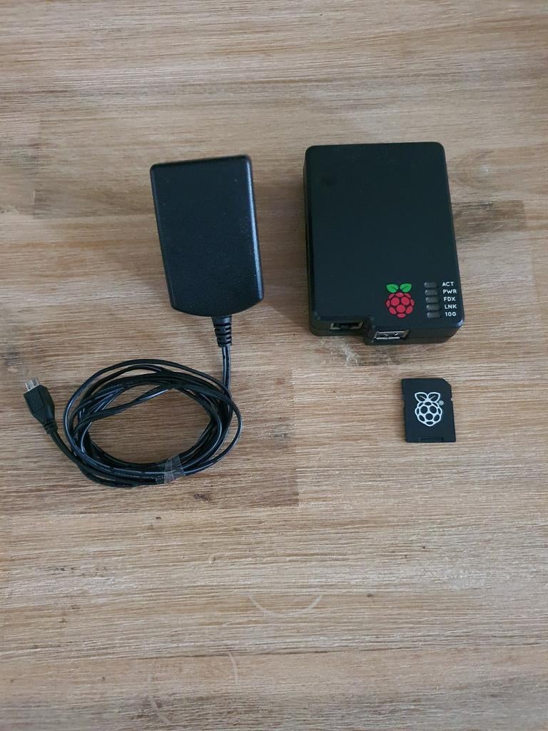 Raspberry pi Media speler 8gb, Informatique & Logiciels, Ordinateurs Vintage, Enlèvement
