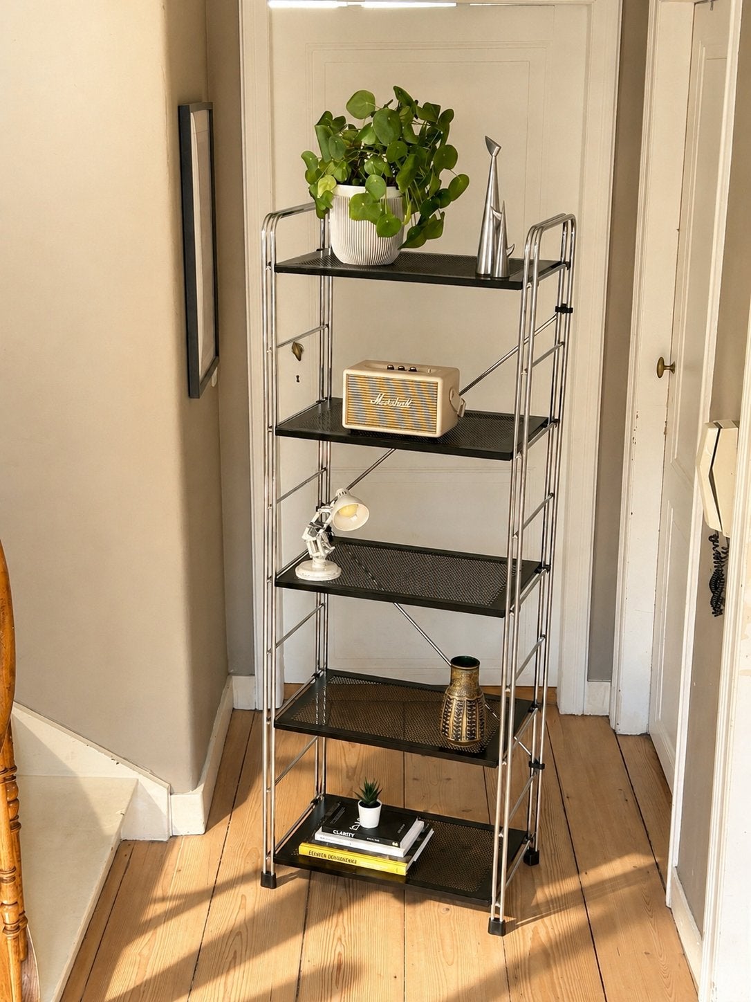 Vintage metalen rek in chroom en zwart, Met plank(en), Zo goed als nieuw, Metaal, 150 tot 200 cm