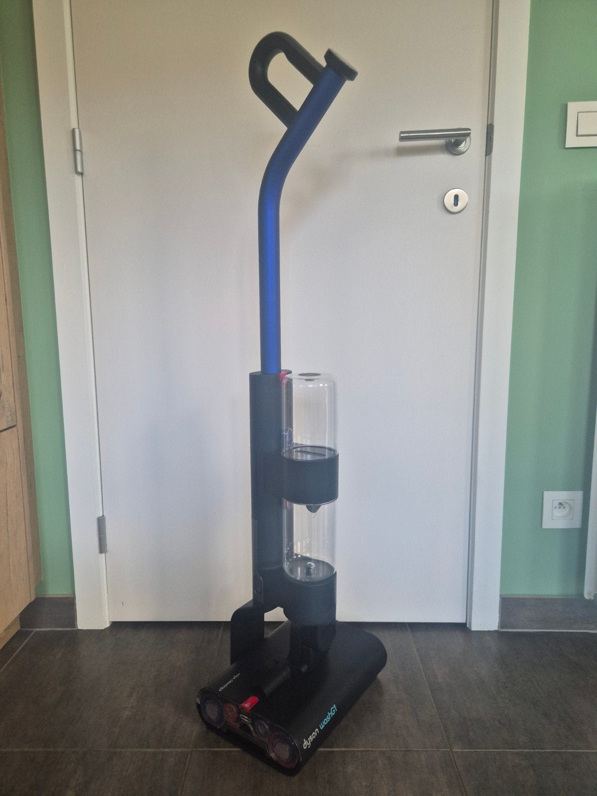 Dyson WashG1 - balai - état presque parfait, Electroménager, Enlèvement ou Envoi, Réservoir, Comme neuf, Dyson