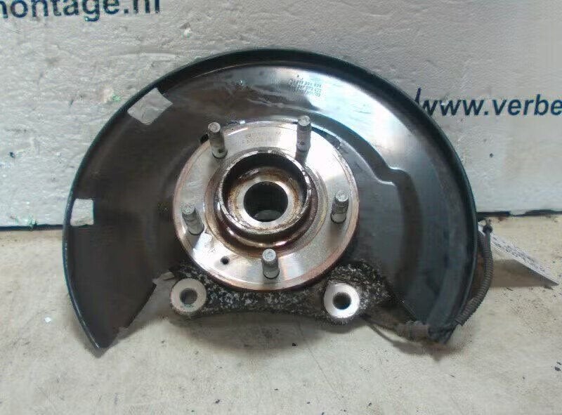 FUSEE RECHTS VOOR Opel Astra J GTC (PD2 / PF2), Bahnhofsplatz 65423 Rüsselsheim am Main, DE, Gebruikt, Opel, Opel Automobile GmbH