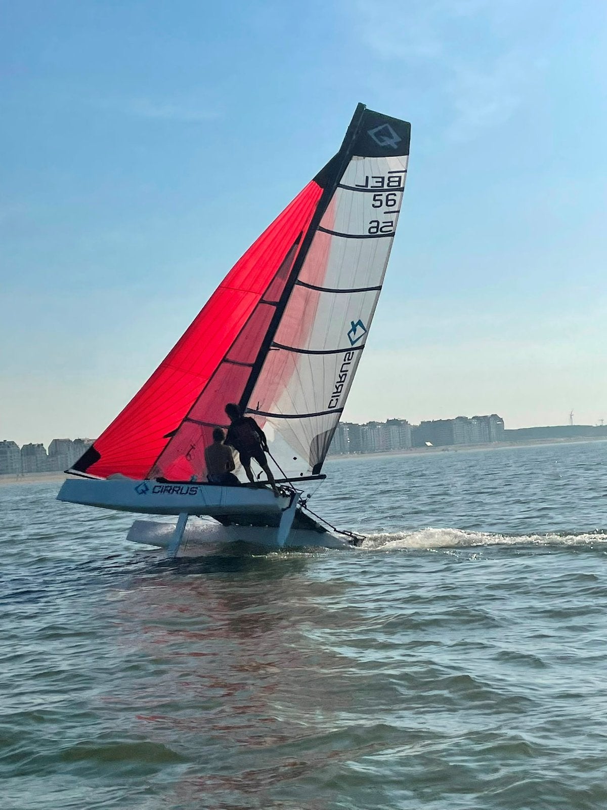 Catamaran Cirrus Q F16, Enlèvement, Comme neuf, F16