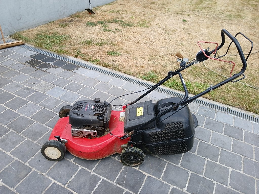 Machine à gazon Briggs & Stratton, Tondeuse rotative, Tondeuses à gazon à essence, 40 à 49 cm, Utilisé