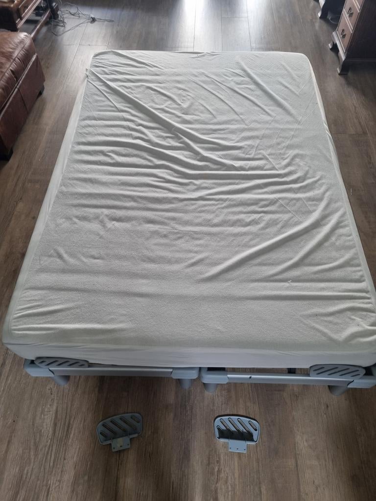 Bed 140cm twijfelaar, Huis en Inrichting, Slaapkamer | Bedden, Ophalen, 140 cm, Zo goed als nieuw, Twijfelaar