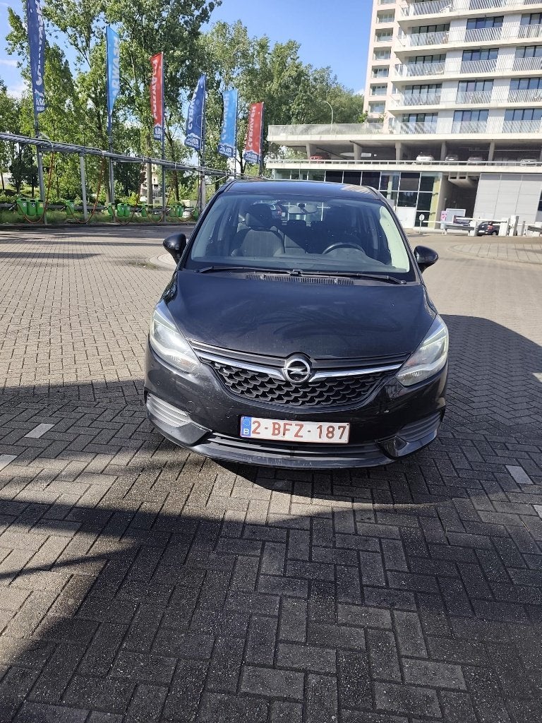 Opel zafira tourer 7 places diesel, Autos, Opel, Euro 6, 7 places, Boîte manuelle, 5 portes