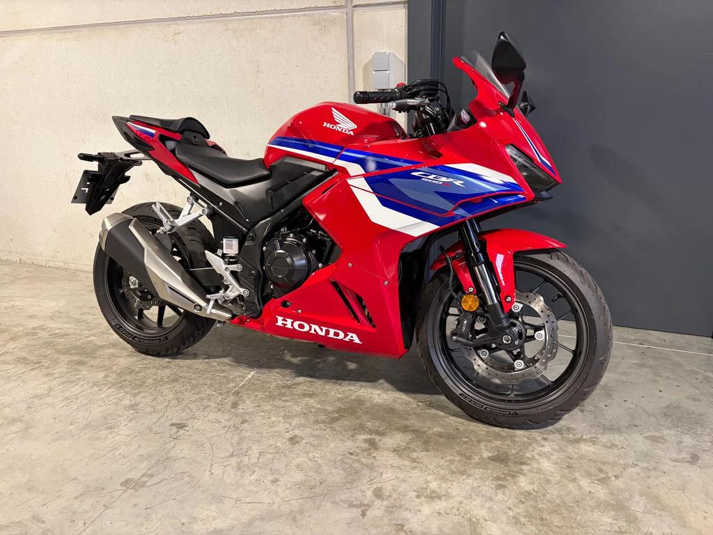 Honda CBR500R 35kW met sportieve looks (bj 2025), Motoren, Bedrijf, Super Sport, 12 t/m 35 kW, 500 cc