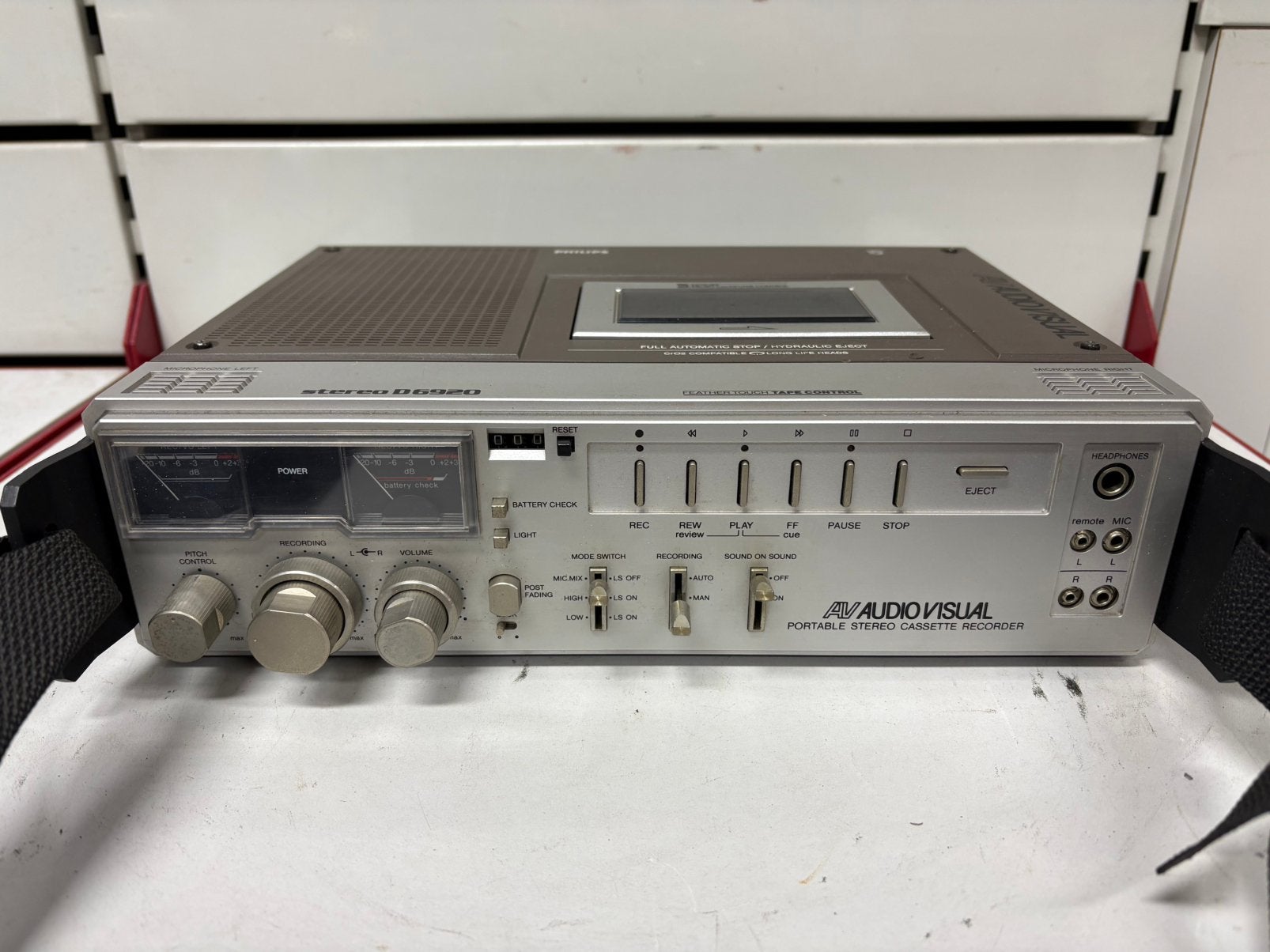 Philips Stereo D6920 — AV-stereobandrecorder, Ophalen of Verzenden, Defecte bandrecorder