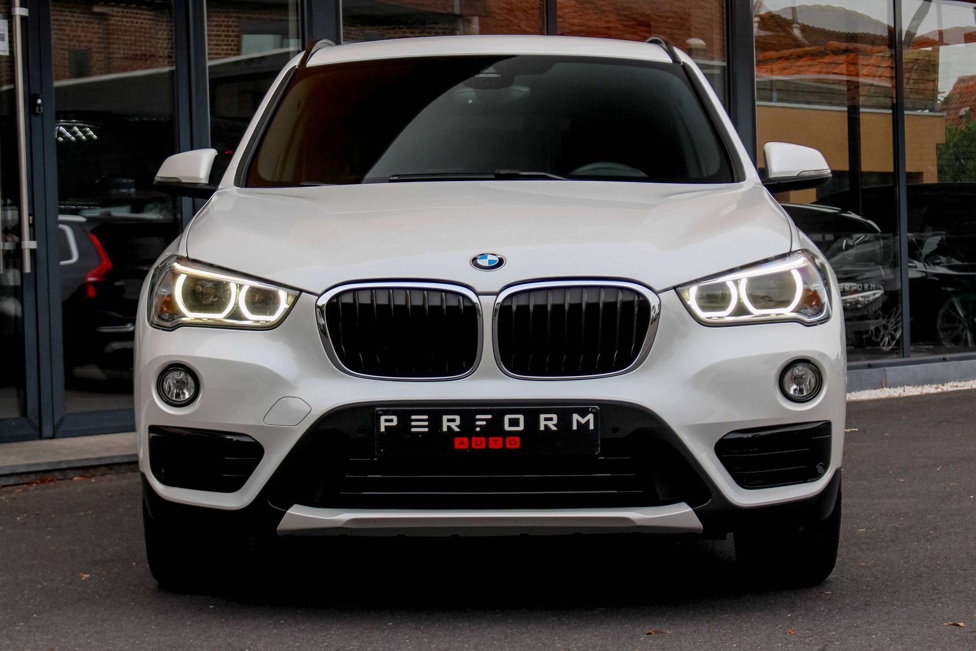 BMW X1 2.0d*4x4 xDRIVE*PARELMOER*TREKHAAK*CARPLAY*, Autos, Achat, Entreprise, Boîte manuelle, Entretenue par le concessionnaire