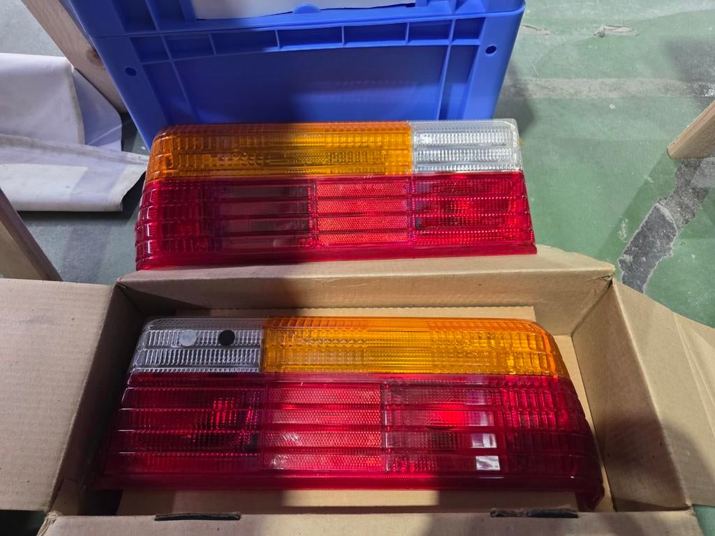 Peugeot 305 1e serie set achterlichtglazen nieuw, Ophalen of Verzenden, Peugeot