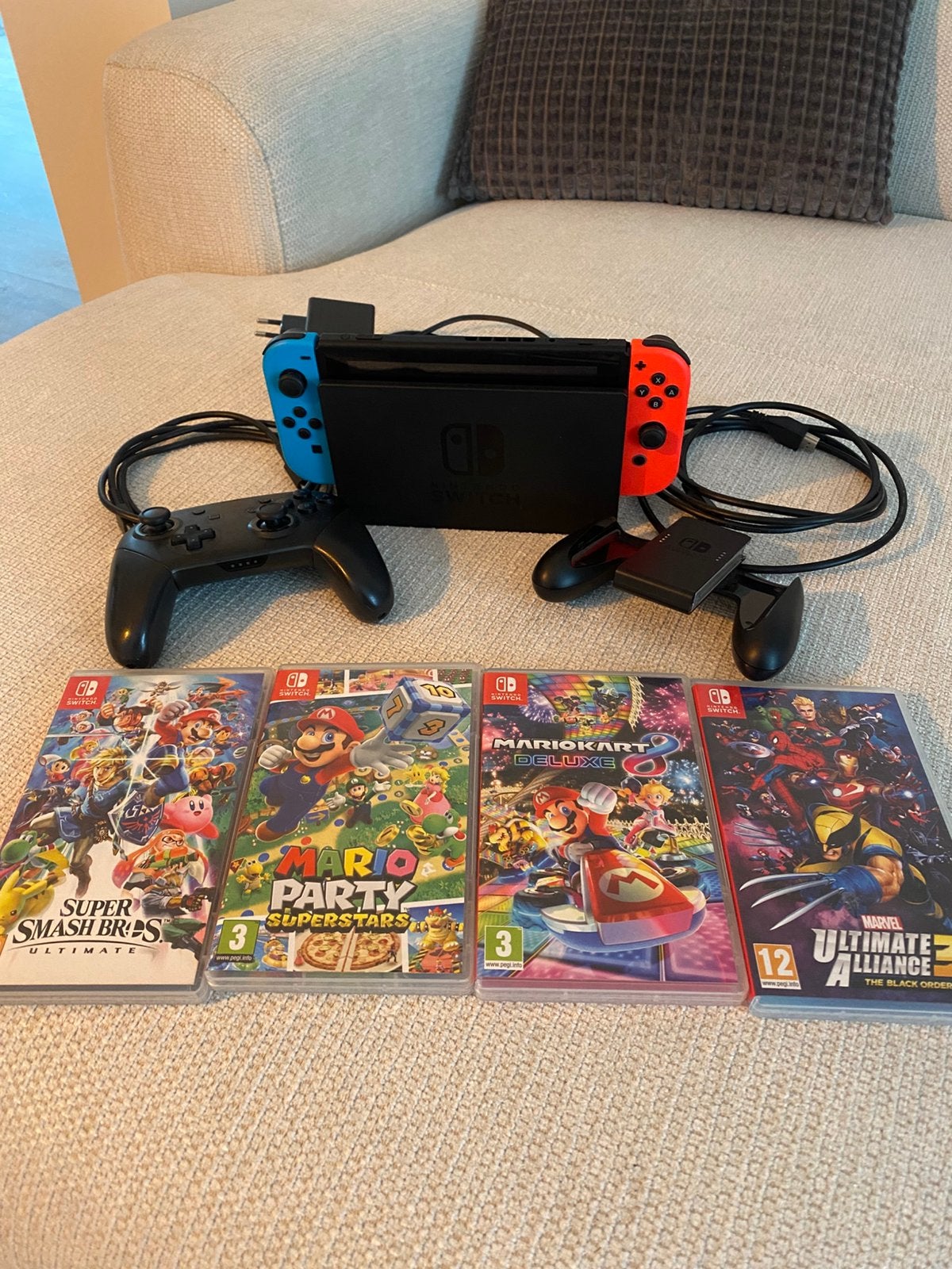 Nintendo Switch Standard + 4 jeux + accessoires, Consoles de jeu & Jeux vidéo, Jeux | Nintendo Switch, Enlèvement, Comme neuf