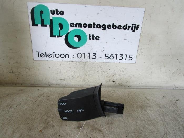 Commande radio volant d'un Ford C-Max (C-Max 04-), -, 3 mois de garantie, -, -