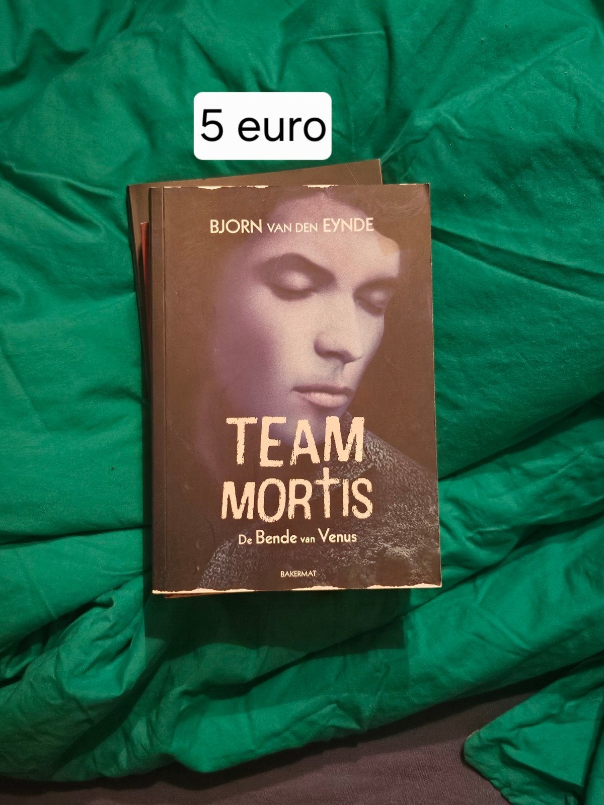 team mortis, Boeken, Ophalen