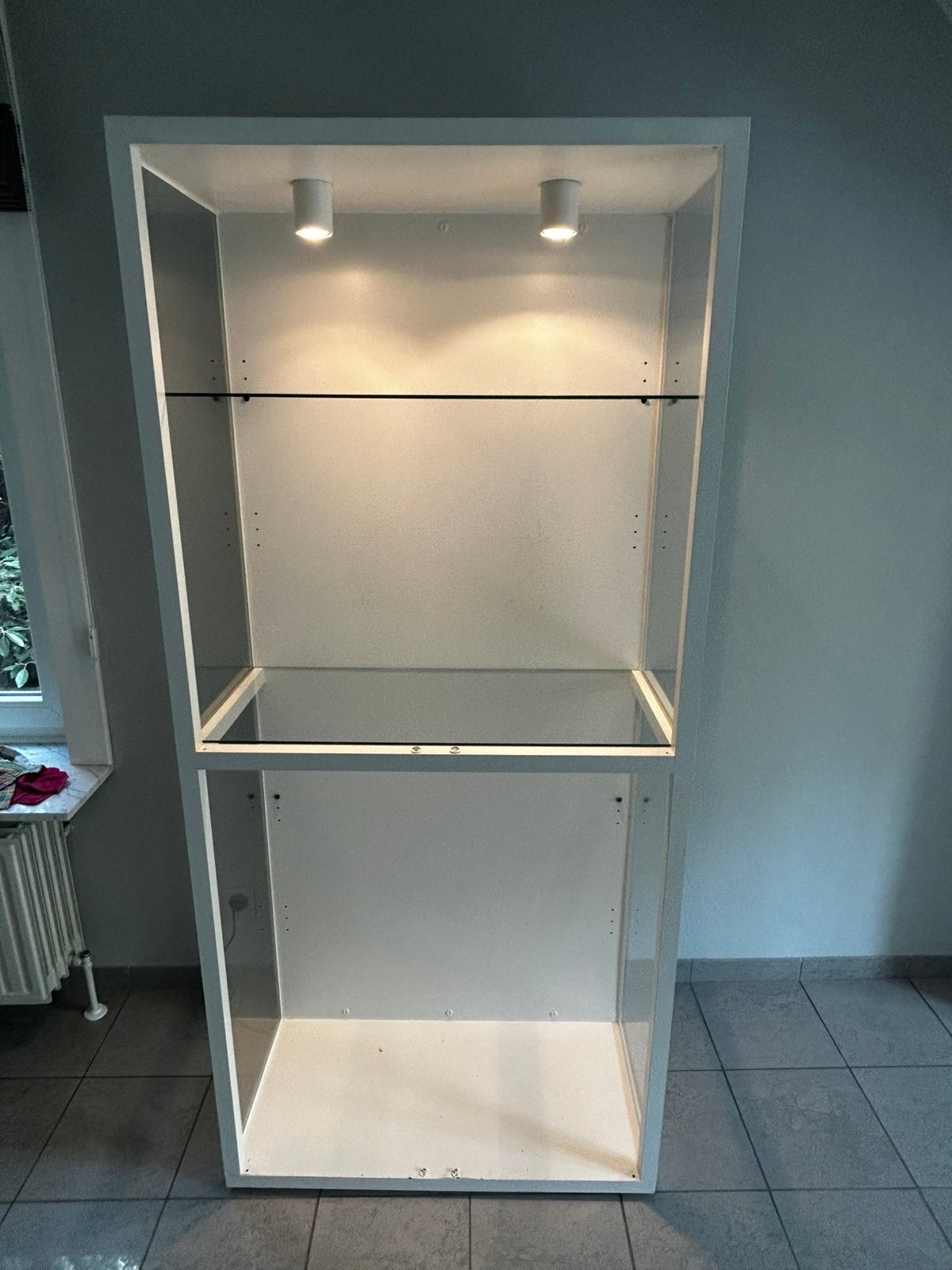 Kast met verlichting, Ophalen, Zo goed als nieuw