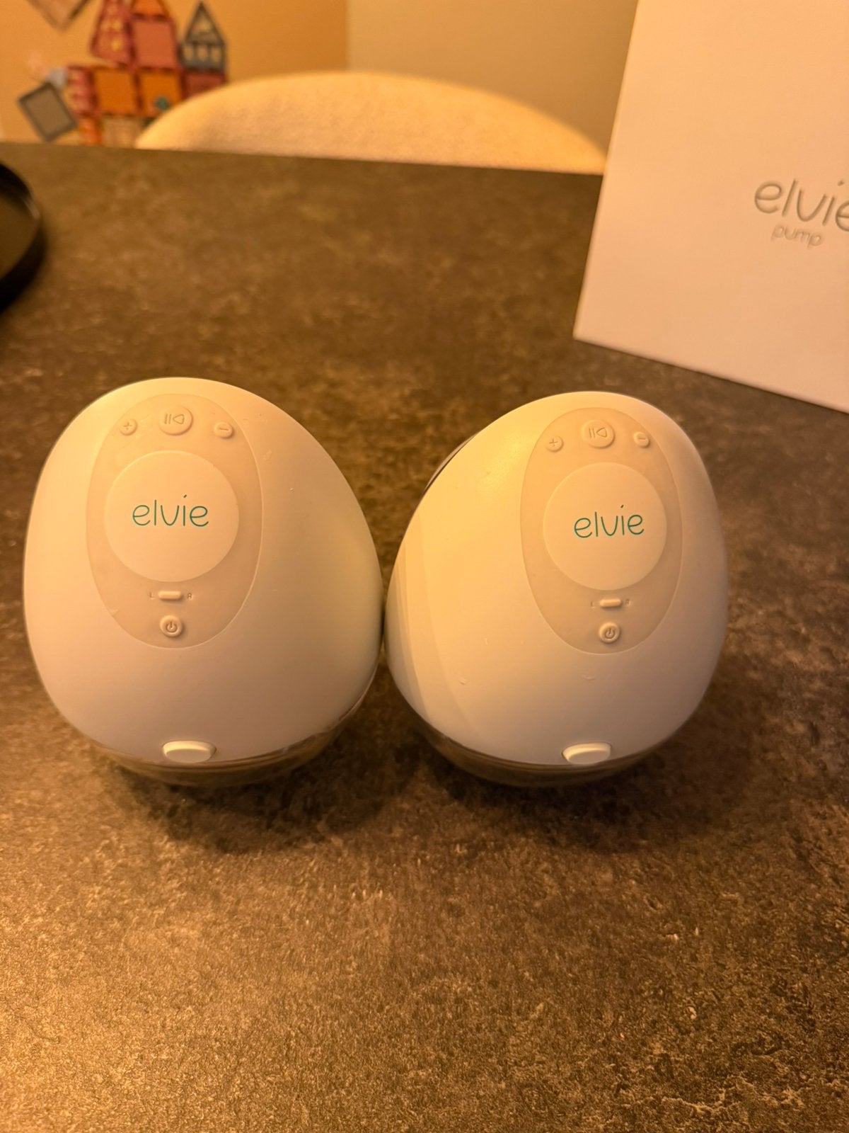 Elvie Elektrische borstkolf, Kinderen en Baby's, Babyvoeding en Toebehoren, Ophalen, Zo goed als nieuw, Borstkolf