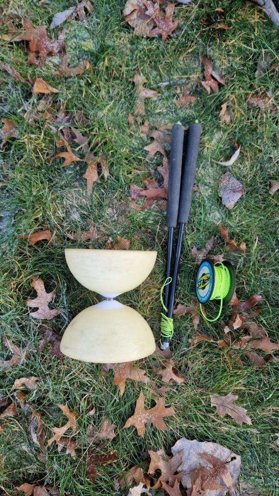 Henry's diabolo (GID) + Carbon sticks + extra touw, Ophalen, Gebruikt
