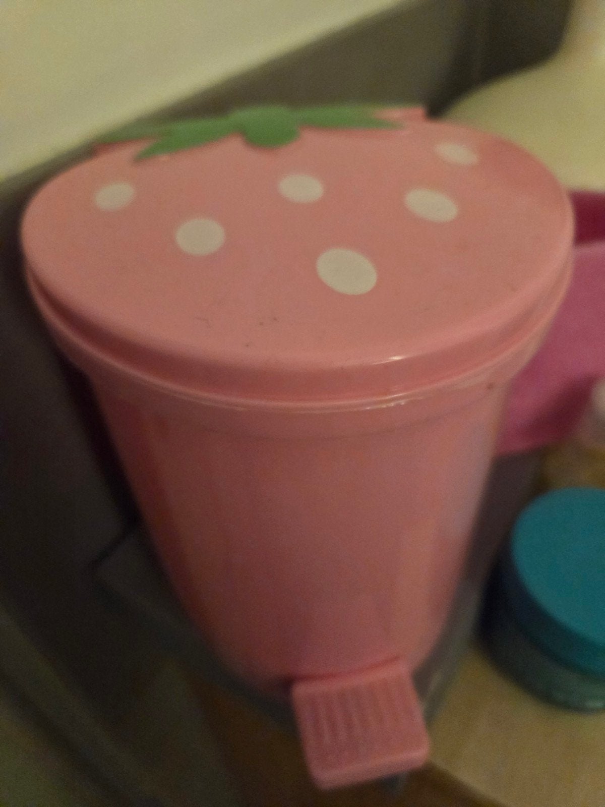 Schattig roze pedaalemmertje / afvalbakje Aardbei (voor kind, Huis en Inrichting, Kunststof, Met pedaal, Ophalen of Verzenden