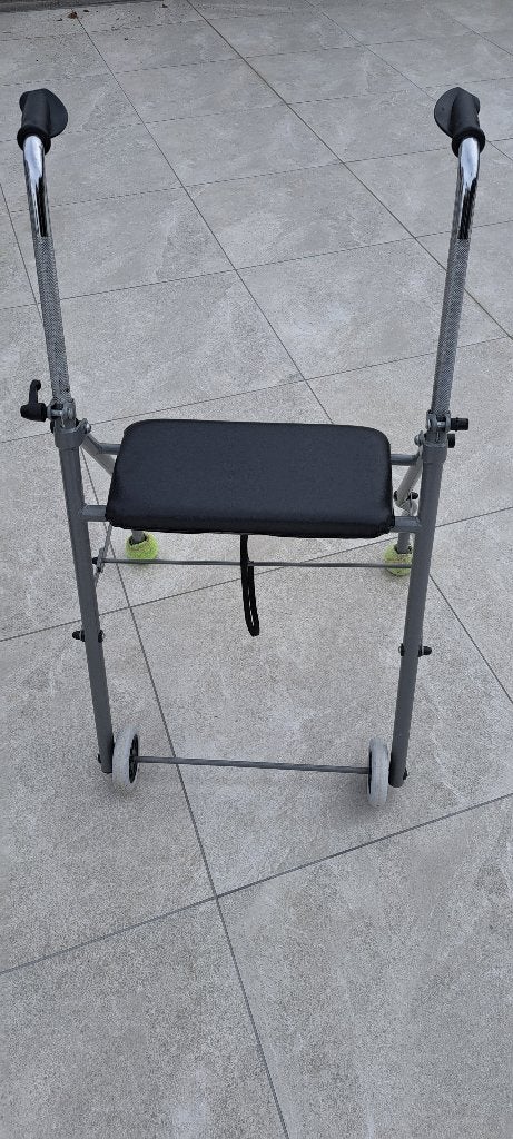 Deambulateur 2 roues, Enlèvement, Comme neuf